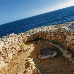 Buceo y arqueología en Cala Morell, Menorca