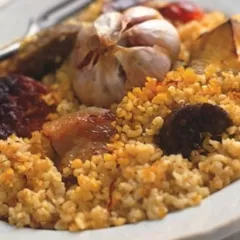Descubre la deliciosa tradición de arroces en la gastronomía de Menorca