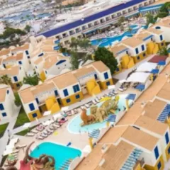 Descubre los mejores aparthoteles en Menorca según su ubicación geográfica