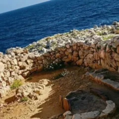 Descubren la cisterna de agua más antigua de Baleares en Menorca.