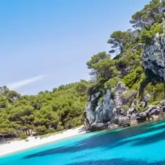 Descubre los mejores lugares para relajarte en Menorca