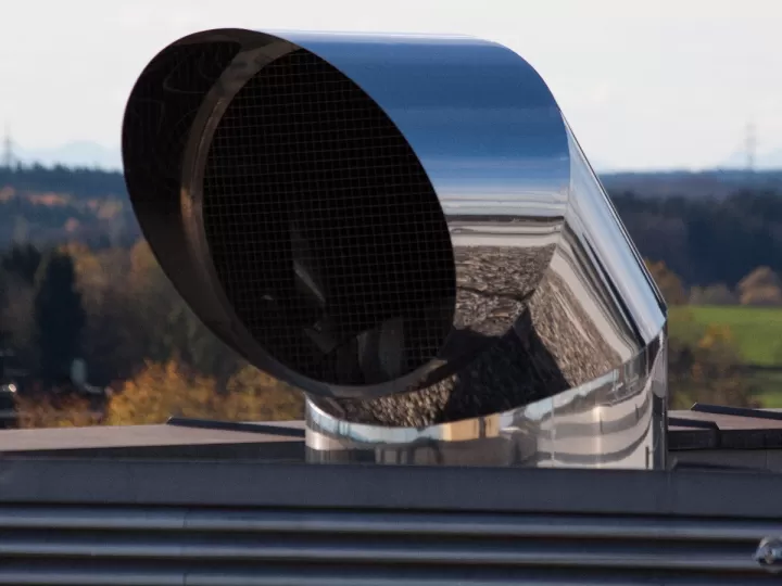 como estropear un coche por el tubo de escape