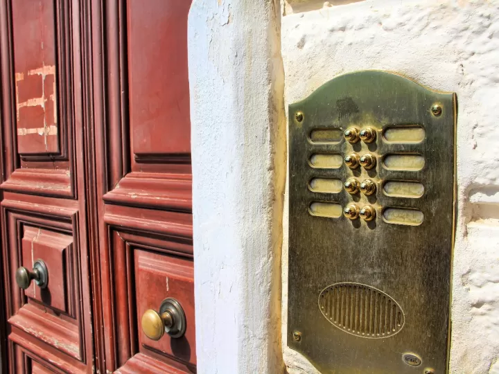 puerta de los carros