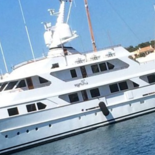 Il fondatore di Skype a spasso per Minorca con il suo yacht di lusso