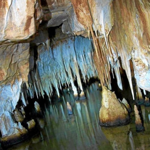 Las cuevas de Cala Blanca: misteriosa y fascinante cueva de las maravillas menorquina