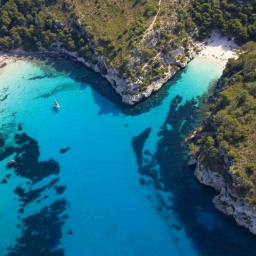 Menorca, isla de mar y piedra
