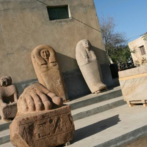 Monumenti storici nel centro di Mahon, un museo a cxielo aperto