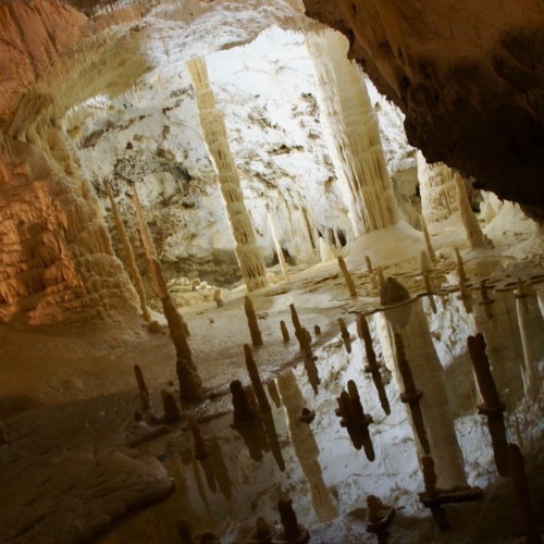 Parte il progetto di recupero delle grotte sotterranee di cala blanca