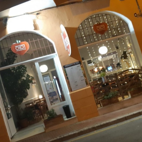 Vicinissimo a Mahon si cede Ristorante/Pizzeria (locale molto caratteristico)